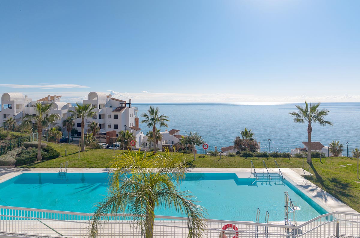 Olée Torrox Costa Holiday Apartments - pool view